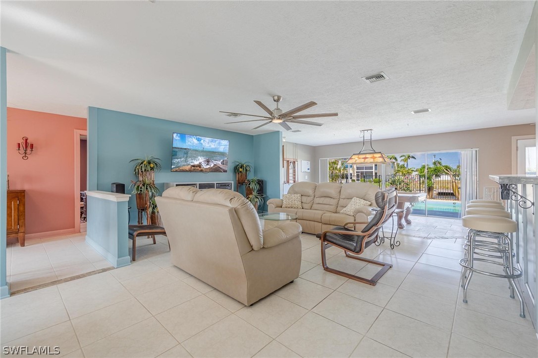 4929 Triton CT W