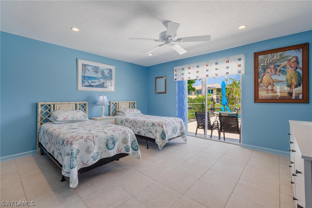 4929 Triton CT W