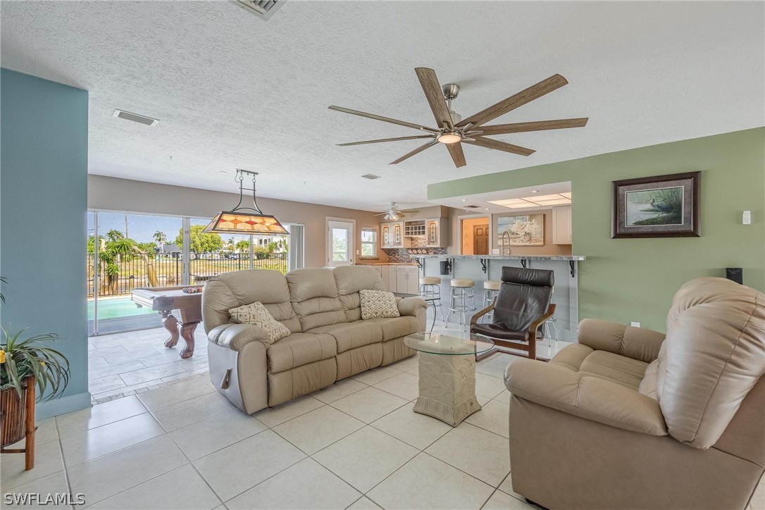 4929 Triton CT W
