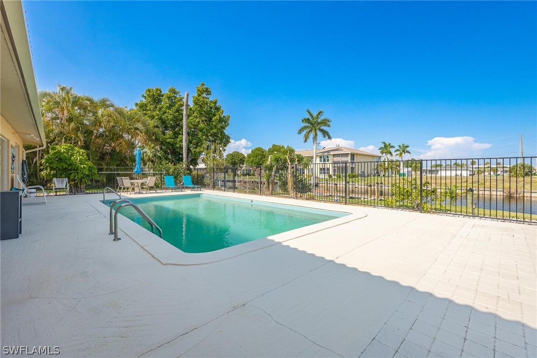 4929 Triton CT W