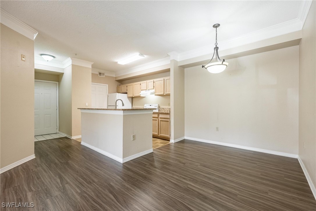 11510 Villa Grand 402