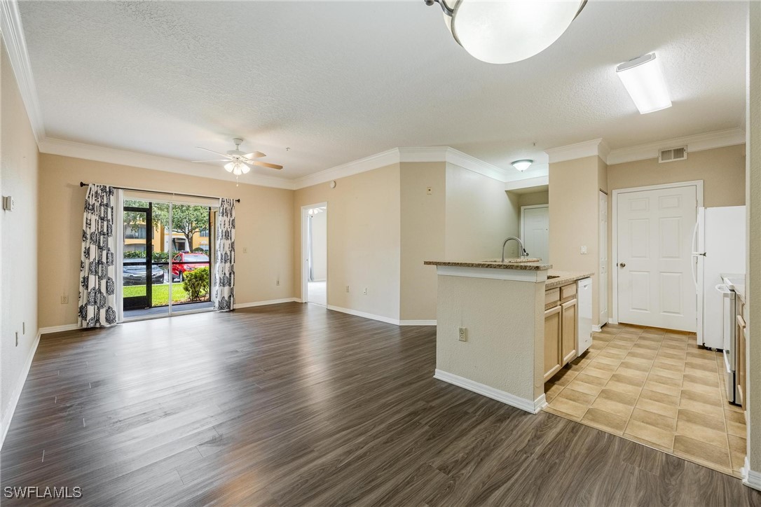 11510 Villa Grand 402