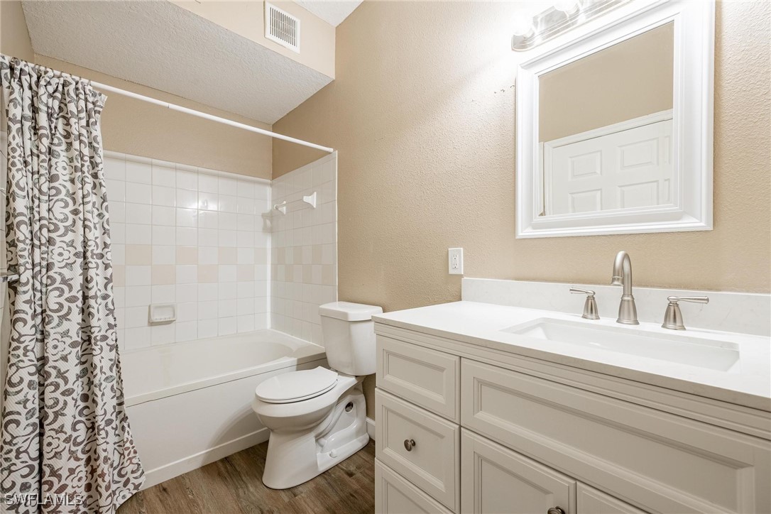 11510 Villa Grand 402