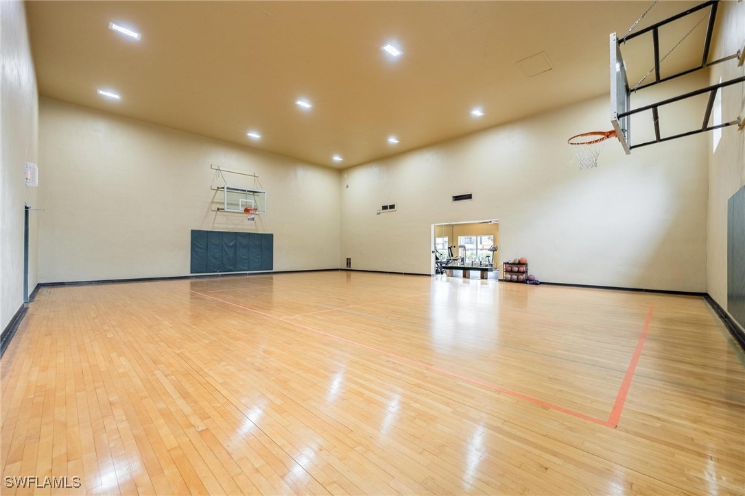 11510 Villa Grand 402