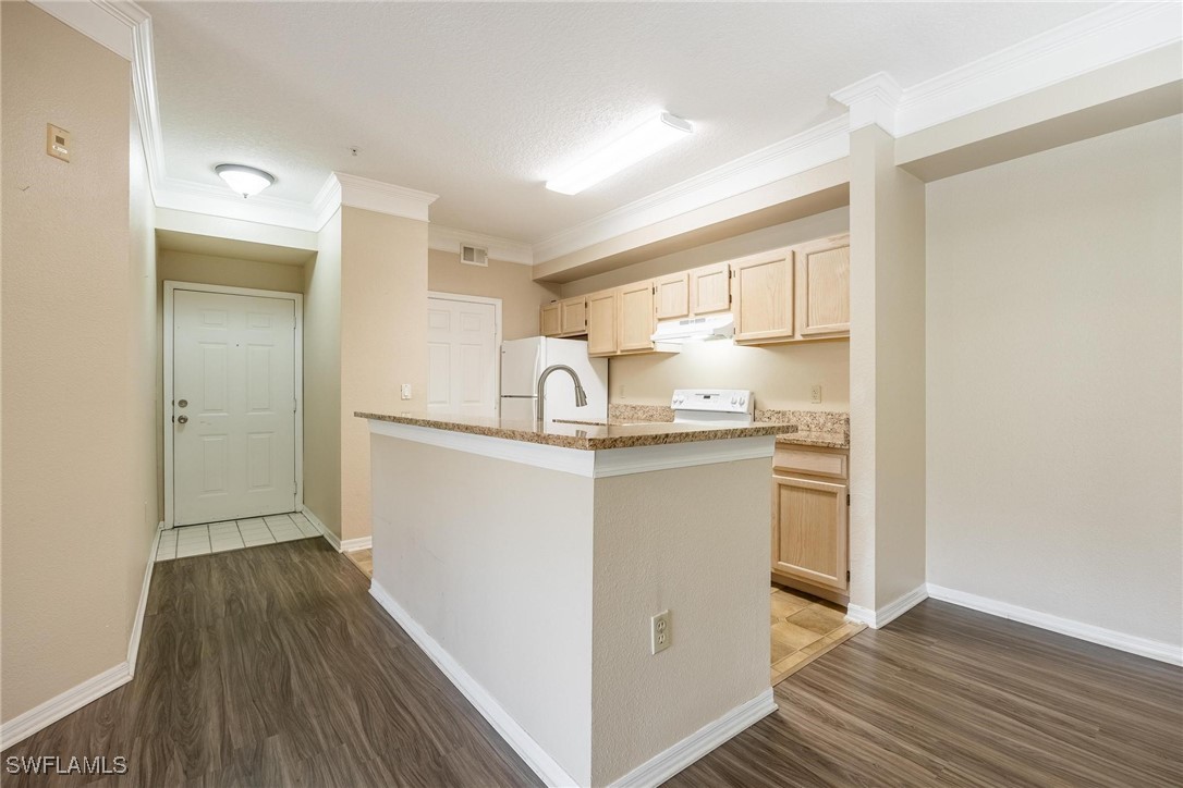 11510 Villa Grand 402