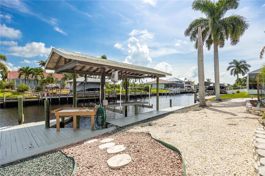 3211 Manatee DR