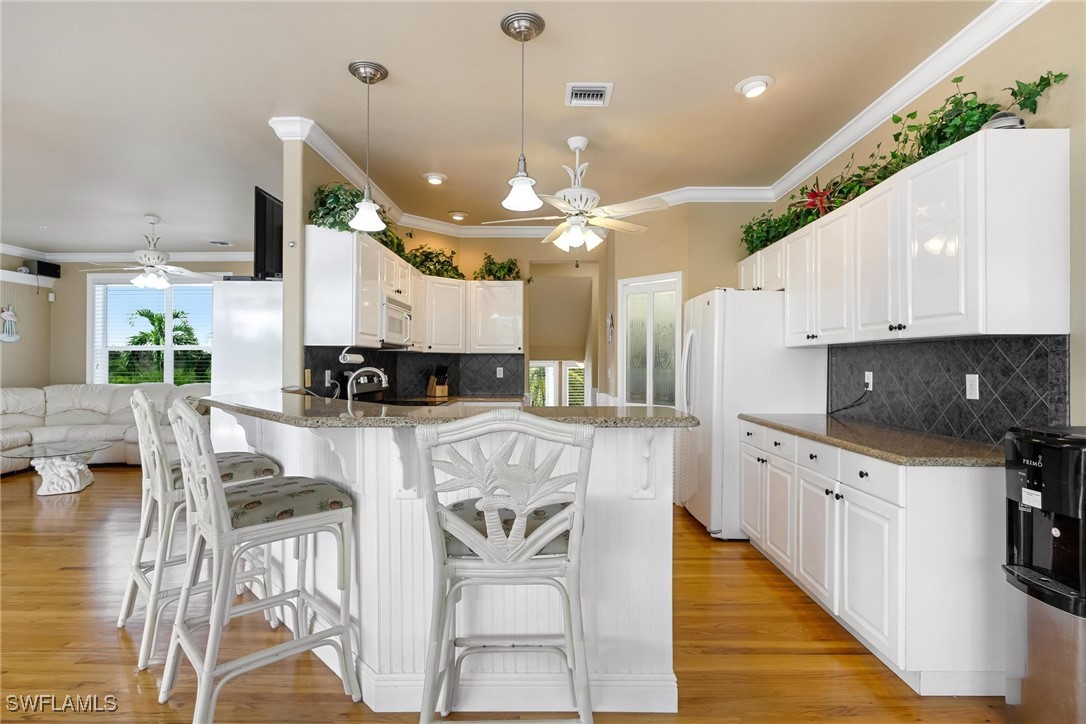 3211 Manatee DR