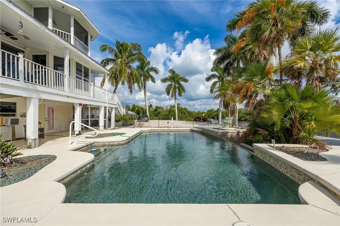 3211 Manatee DR