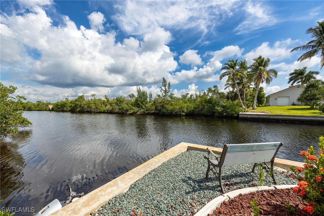 3211 Manatee DR