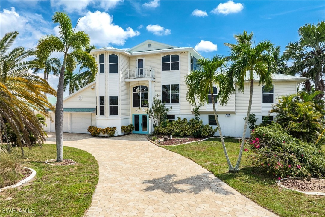 3211 Manatee DR