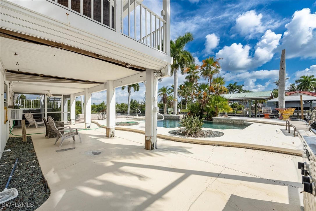 3211 Manatee DR
