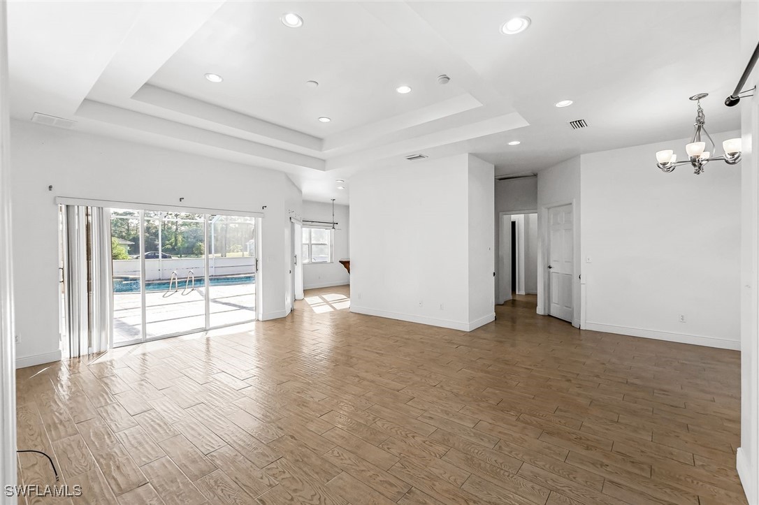 700 Glenn AVE