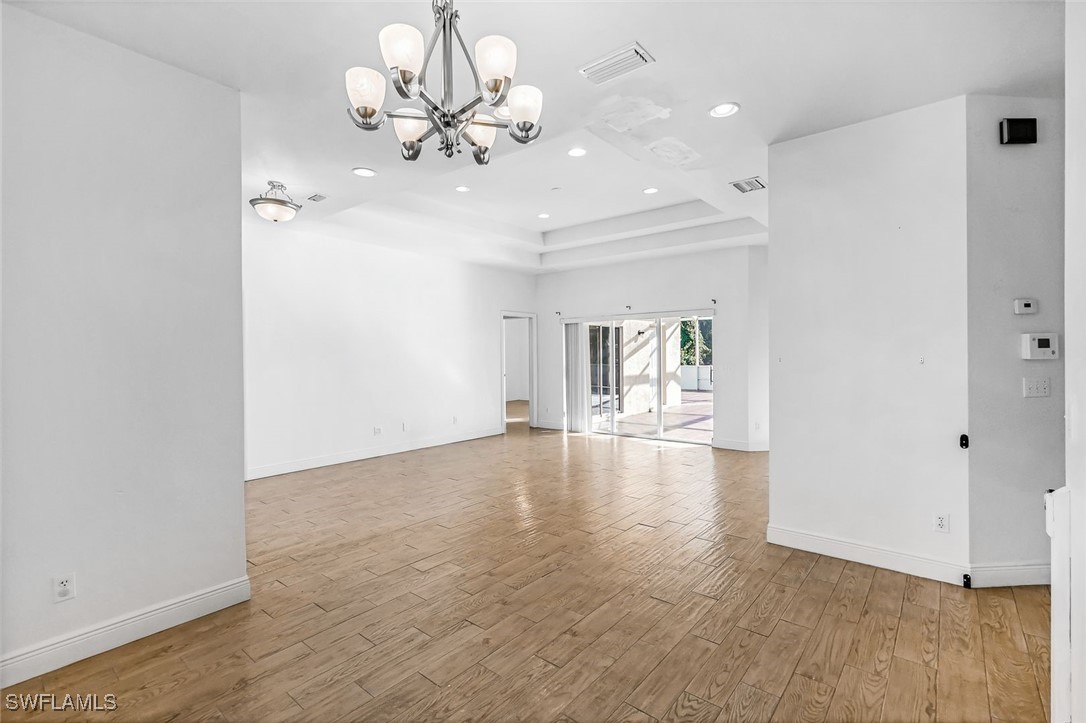 700 Glenn AVE