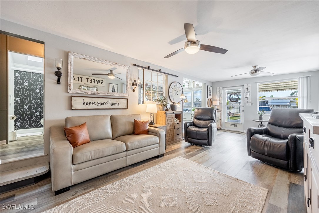 82 Gresham LN