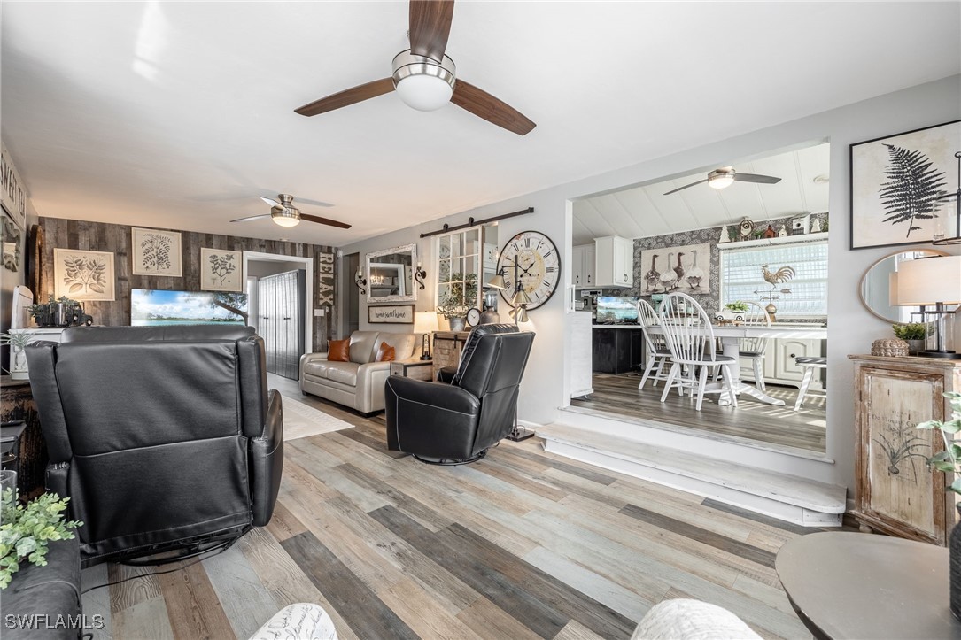 82 Gresham LN