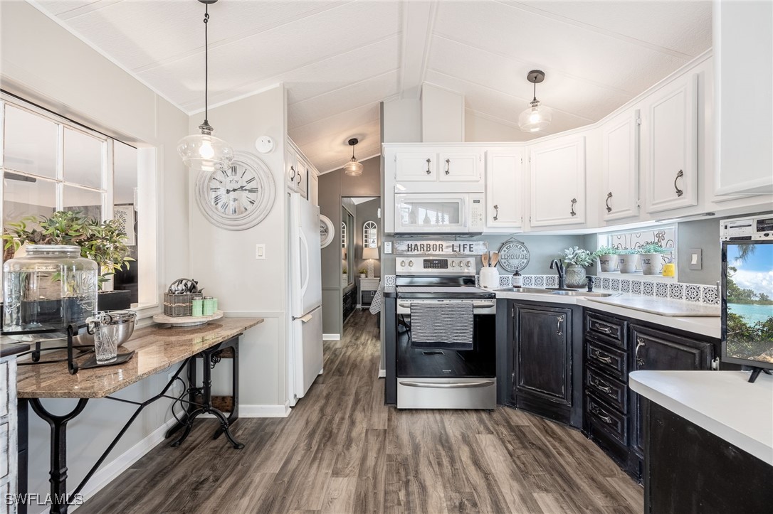 82 Gresham LN