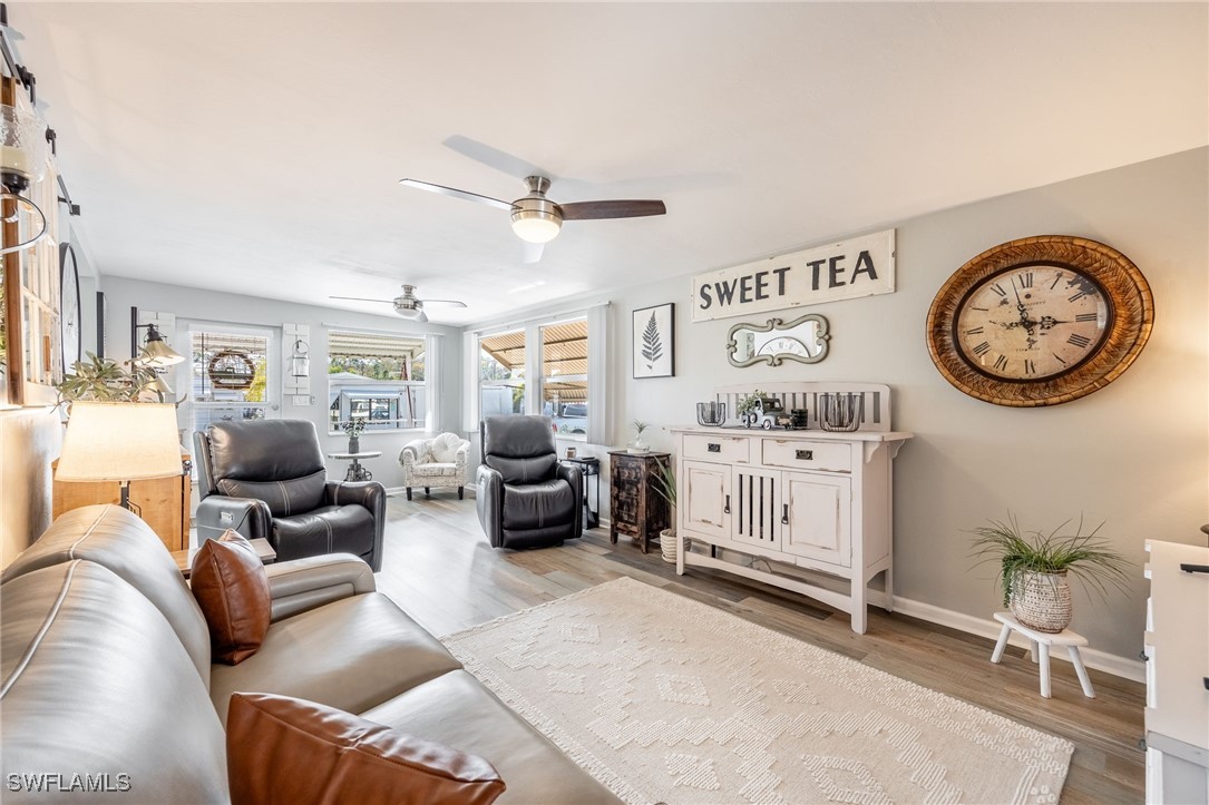 82 Gresham LN