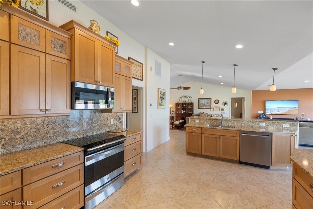 12725 Inverary CIR