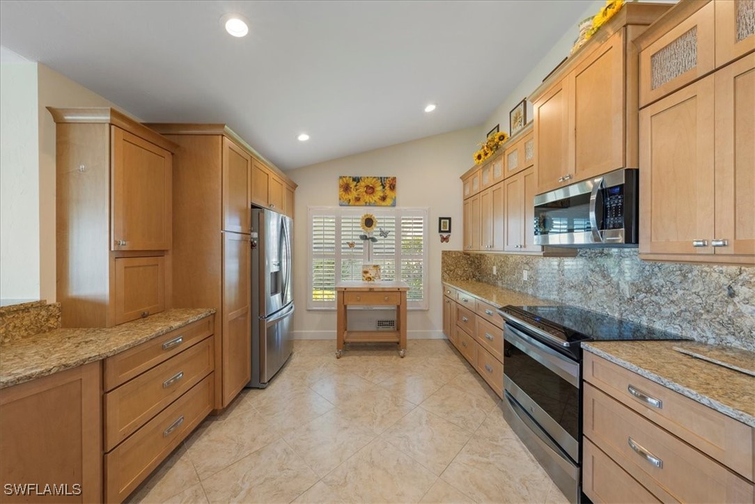 12725 Inverary CIR