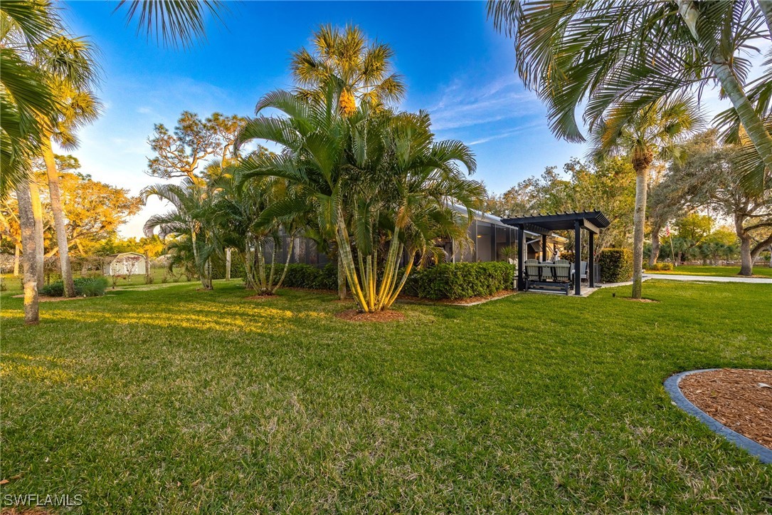 15630 Roberts LN