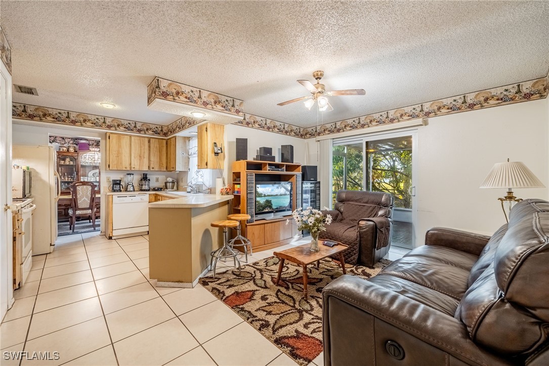 4005 School CIR