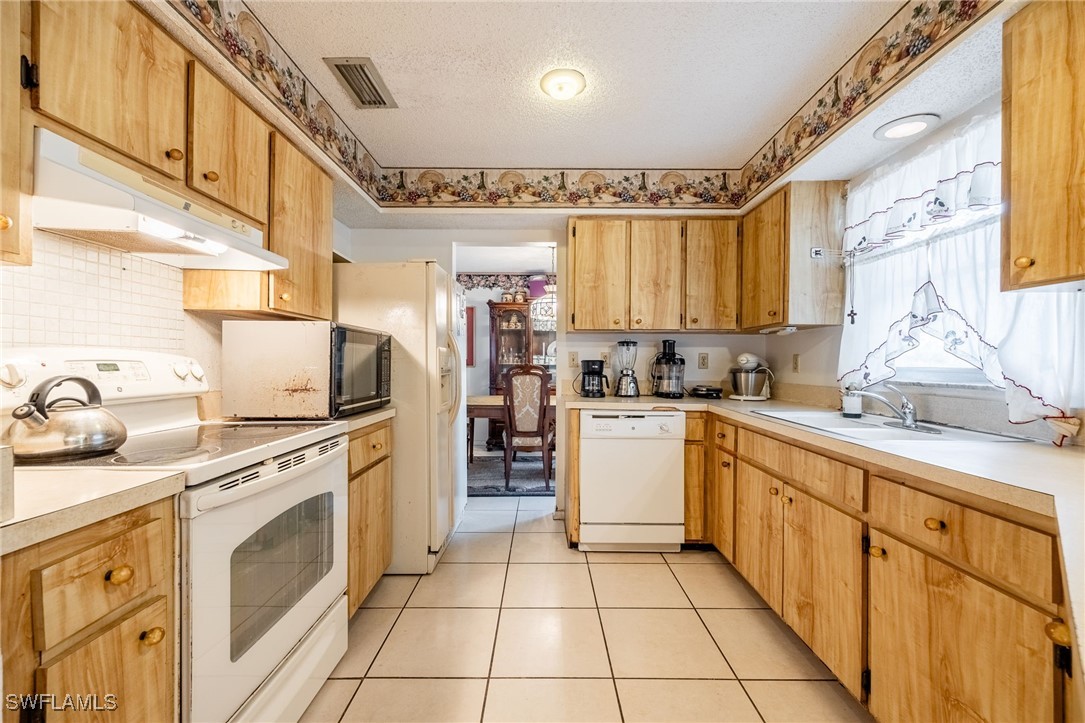 4005 School CIR