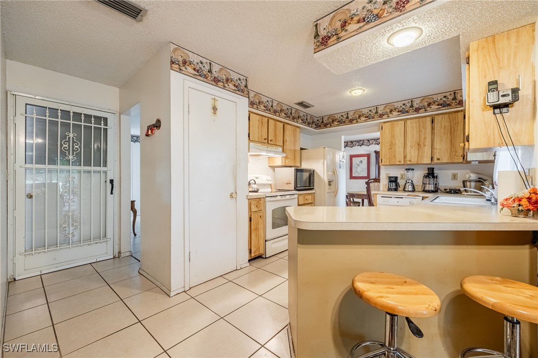 4005 School CIR