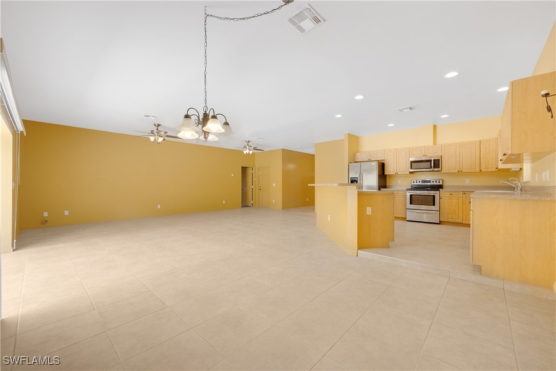 912 Magnolia AVE