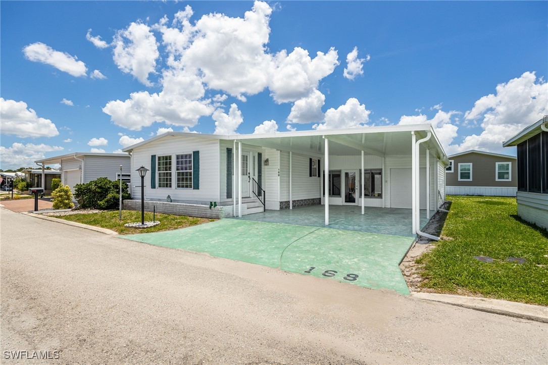 168 Yancey LN