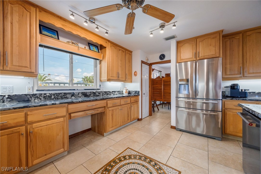 17911 Grey Heron CT