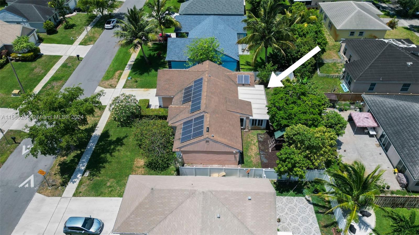 9351 Dunhill Dr