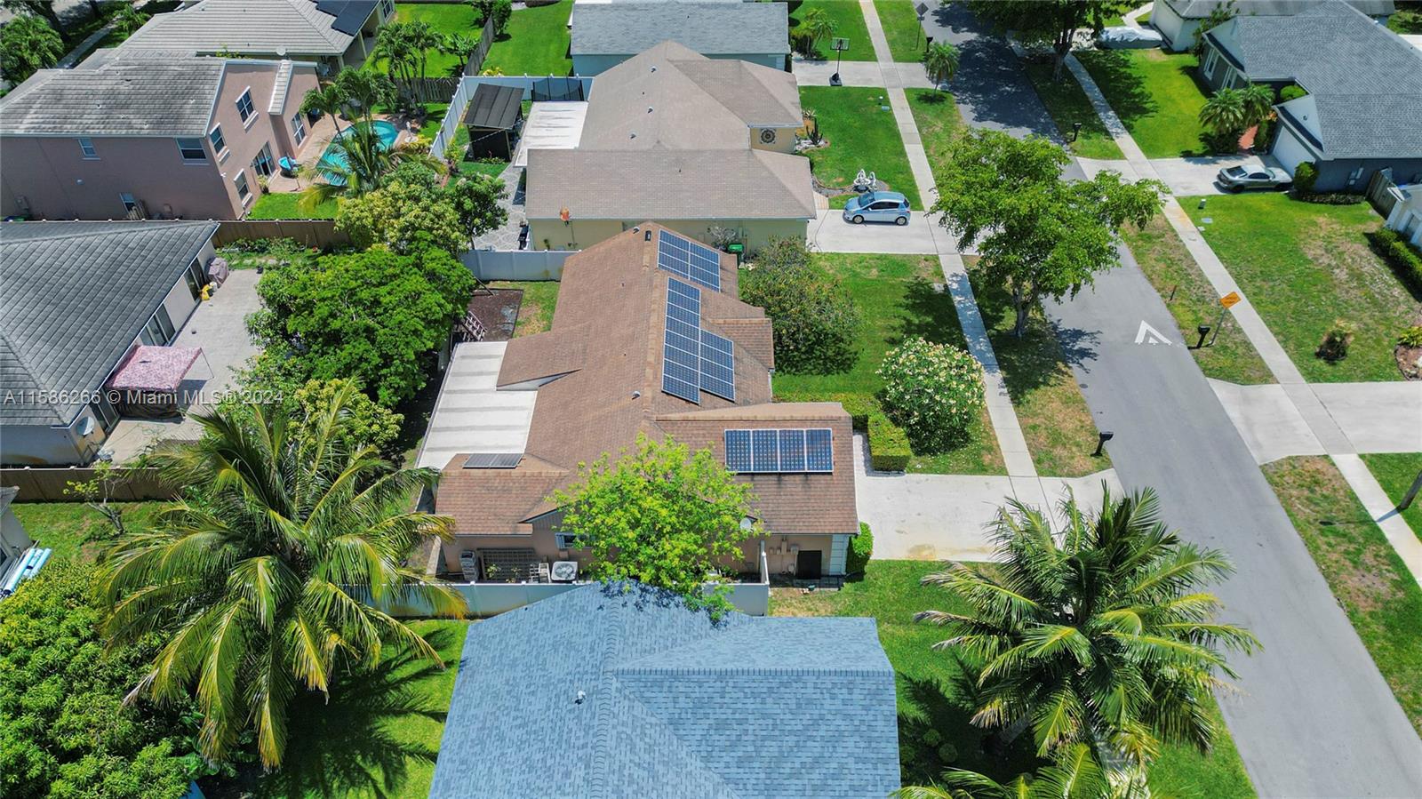 9351 Dunhill Dr