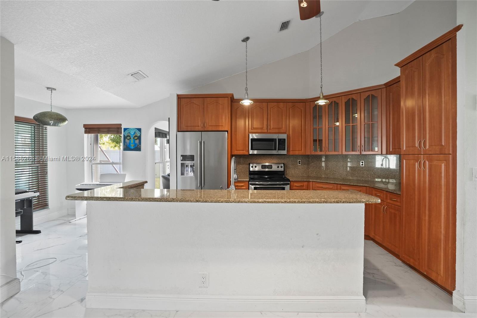 9351 Dunhill Dr
