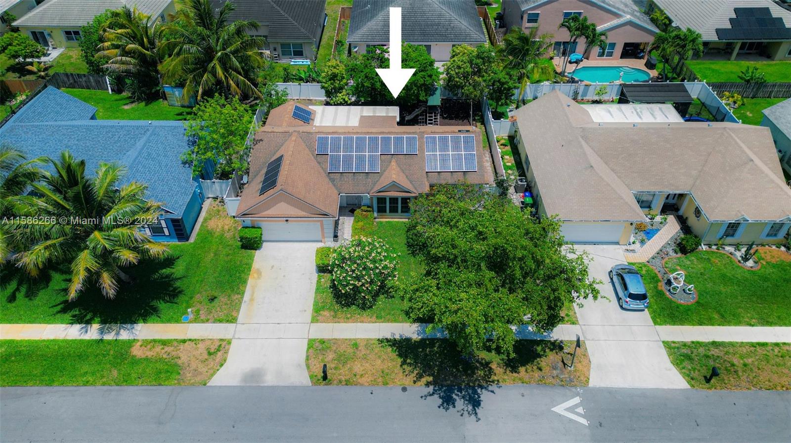 9351 Dunhill Dr