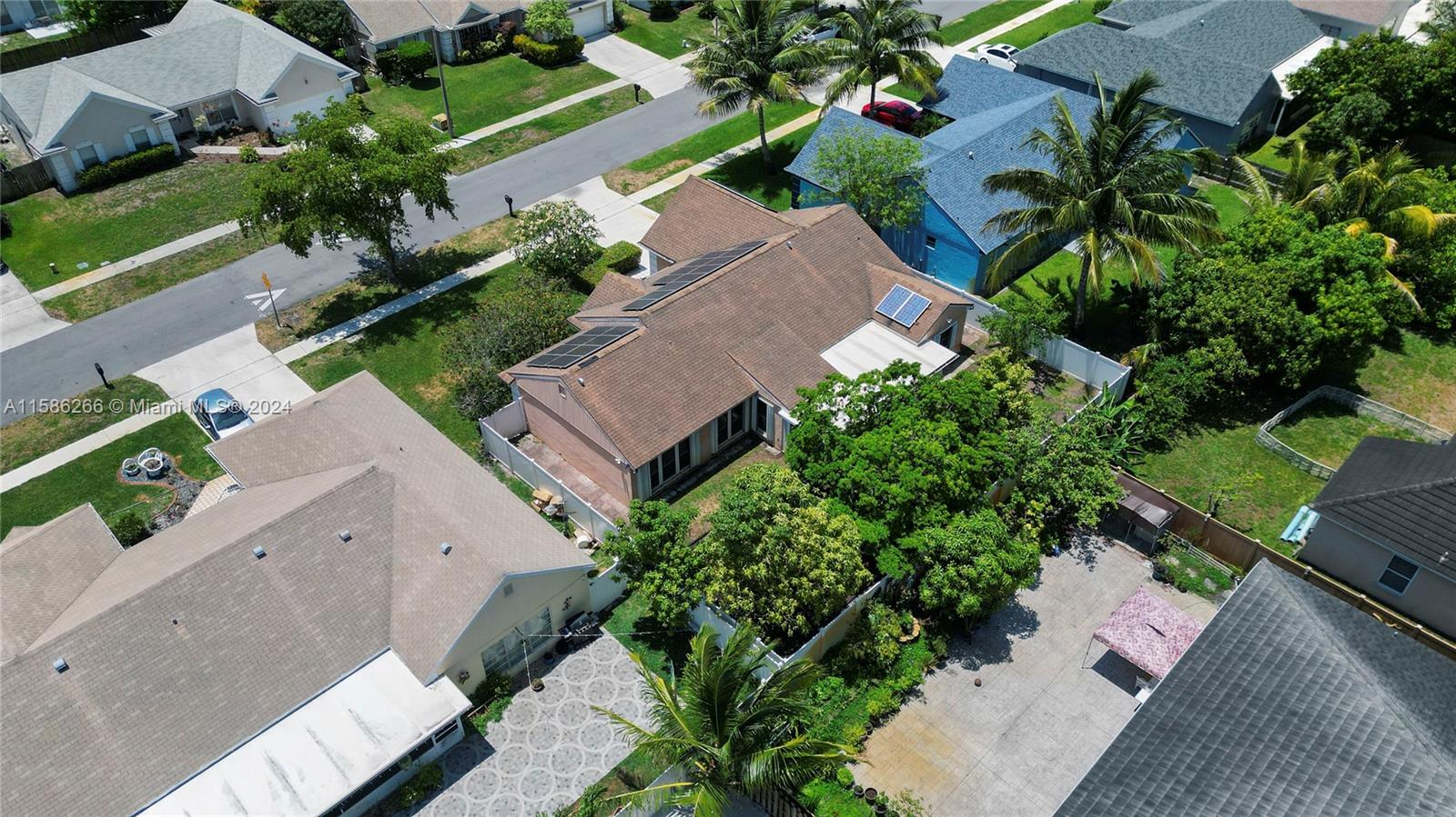 9351 Dunhill Dr