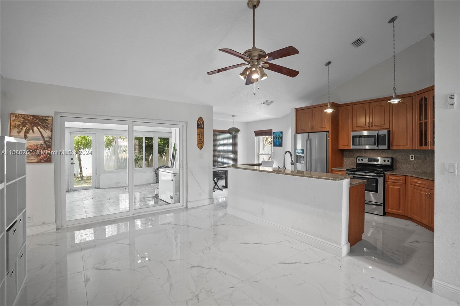 9351 Dunhill Dr