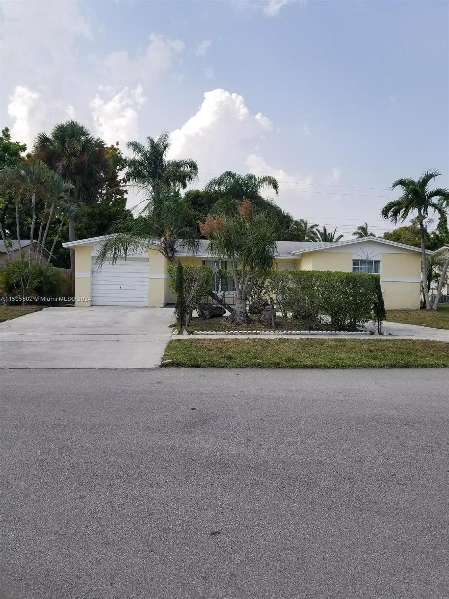 4341 NW 25th St