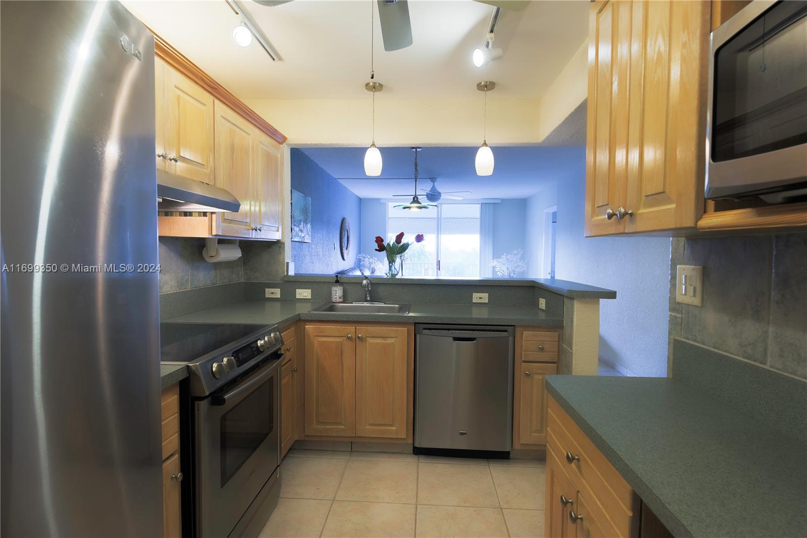 1391 S Ocean Blvd # 409