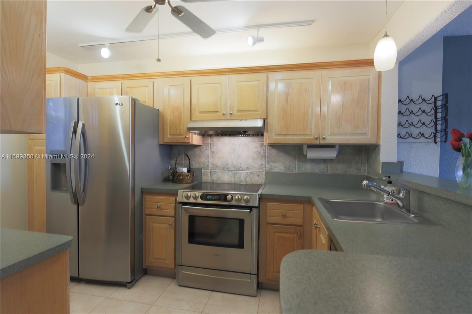 1391 S Ocean Blvd # 409