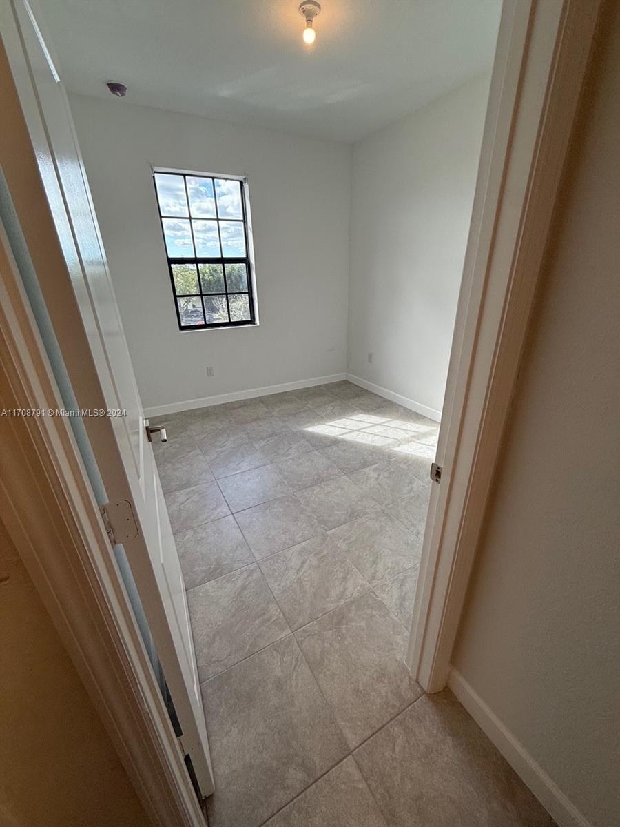 650 SW 12th St # 0 Unit: #0