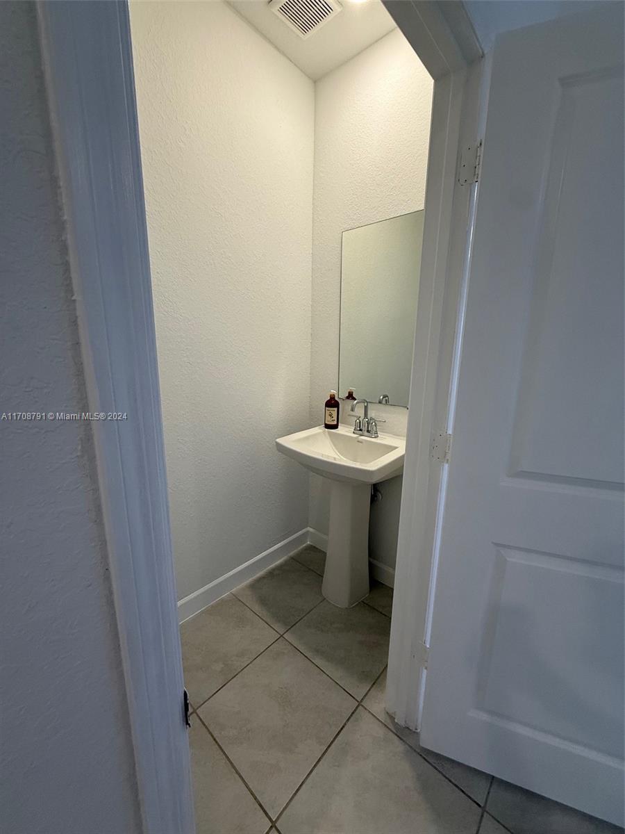 650 SW 12th St # 0 Unit: #0