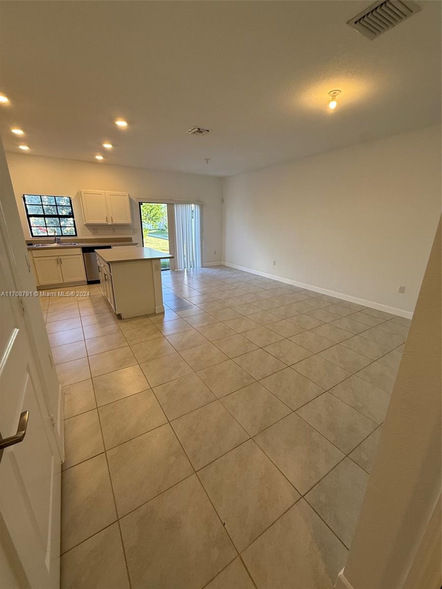 650 SW 12th St # 0 Unit: #0