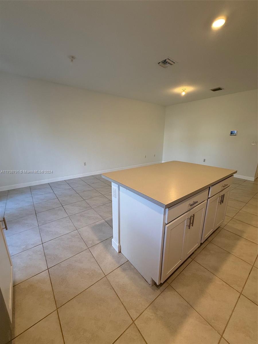 650 SW 12th St # 0 Unit: #0