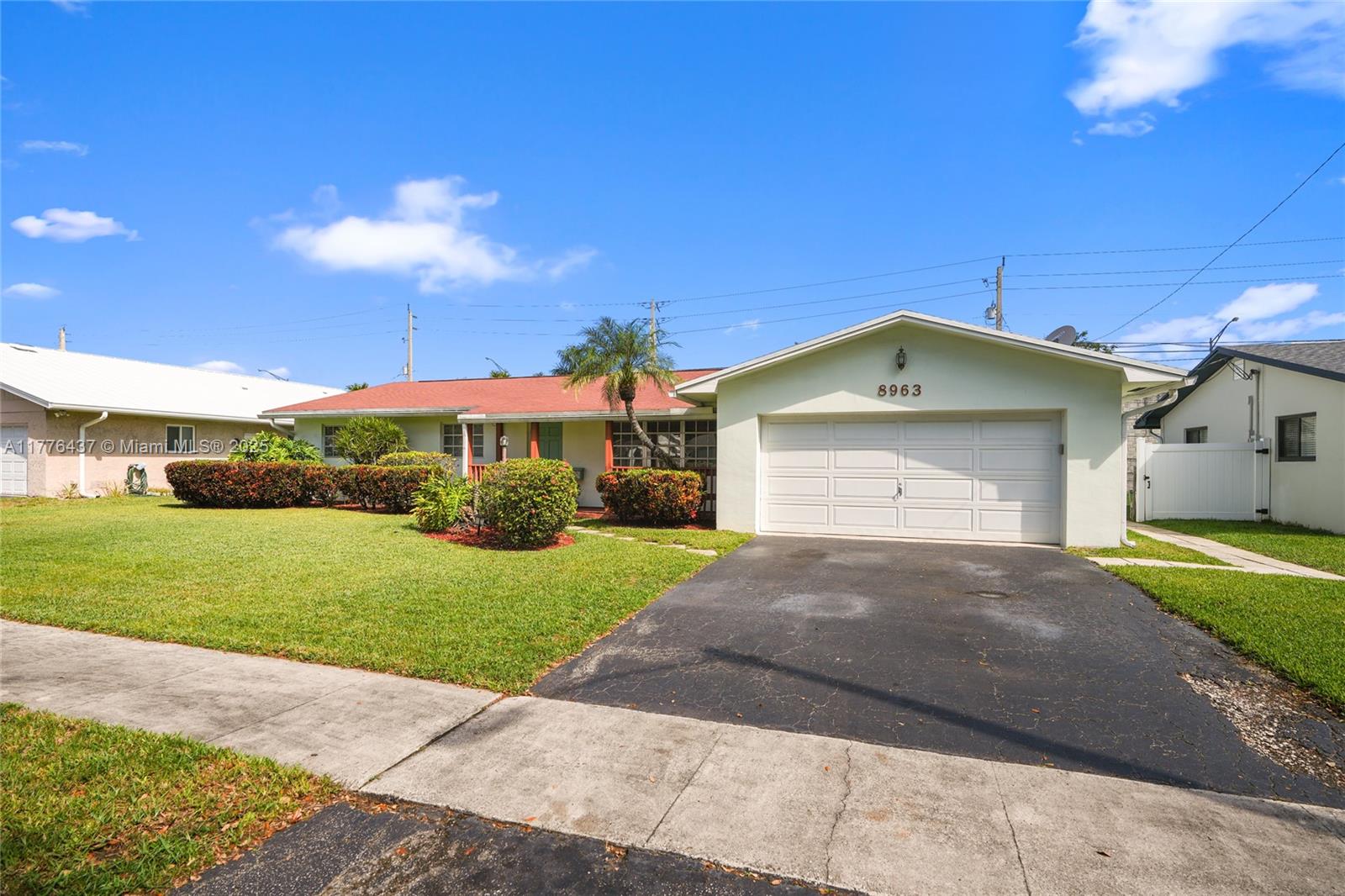 8963 SW 49th St