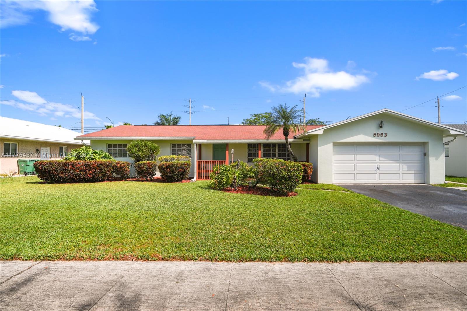 8963 SW 49th St