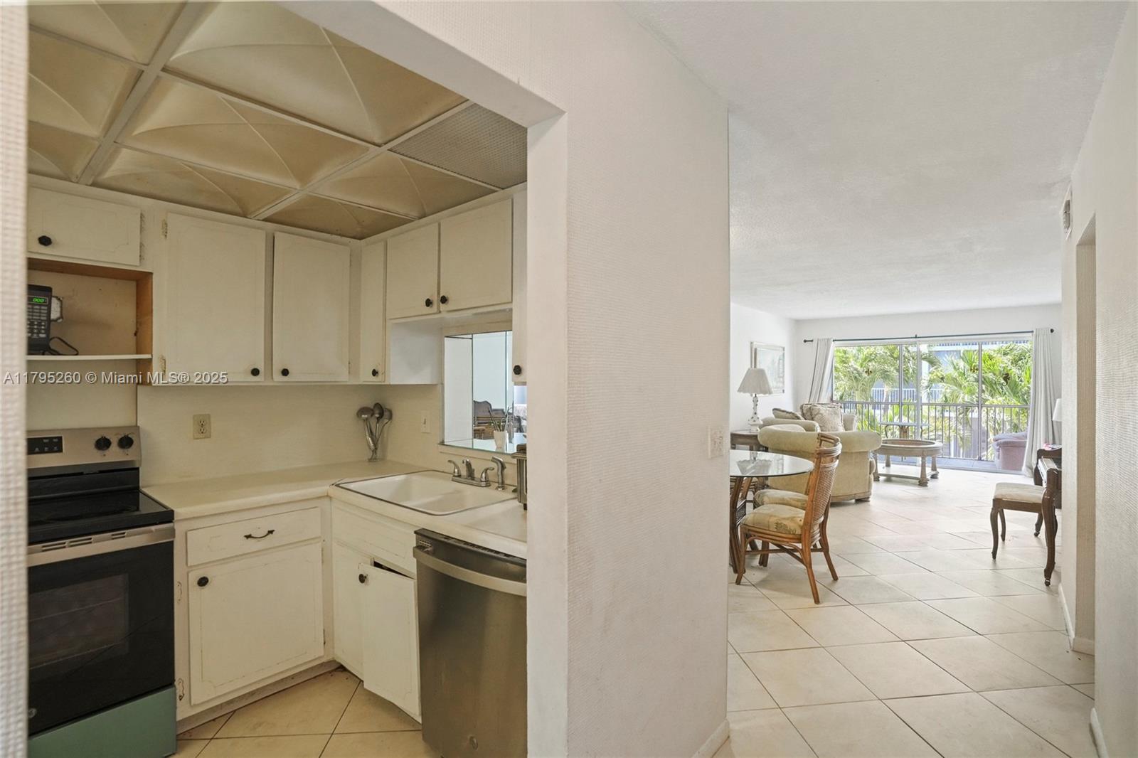 2081 S Ocean Dr # 210