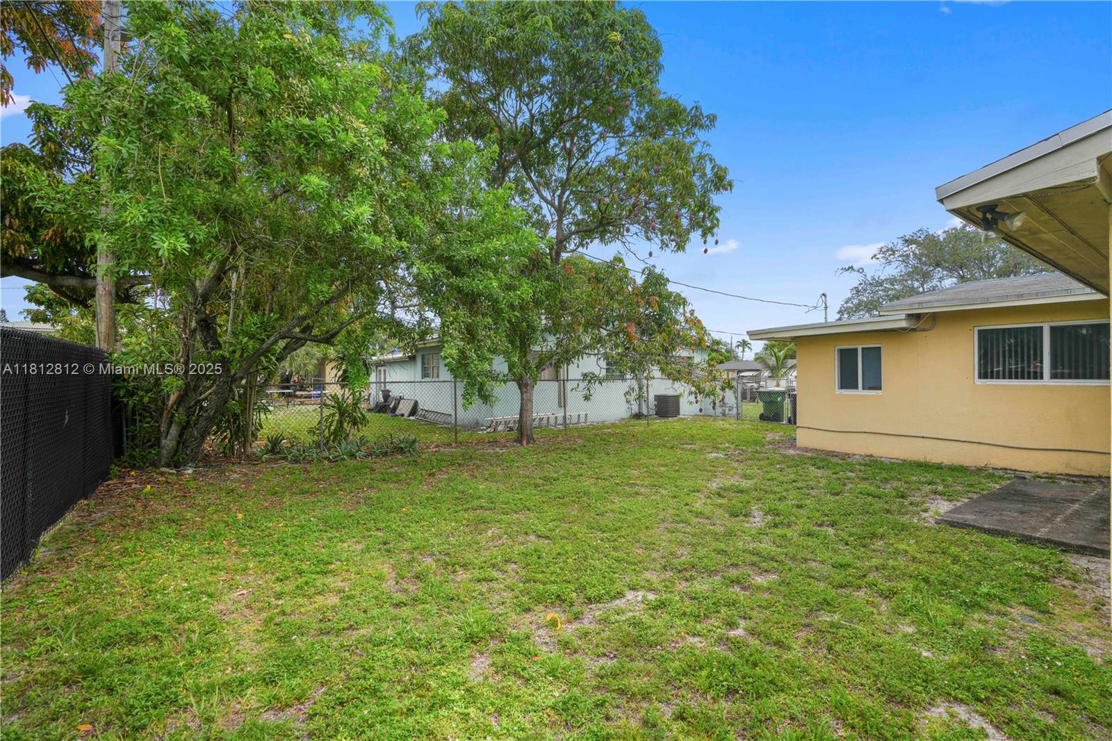 1731 NW 27th Ter