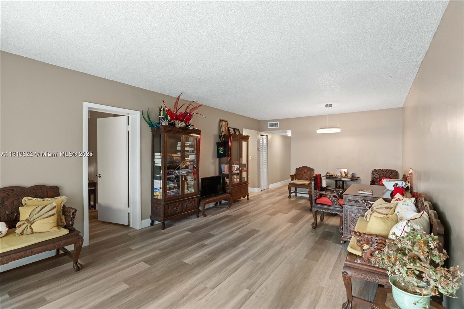 1080 Del Lago Cir # 103