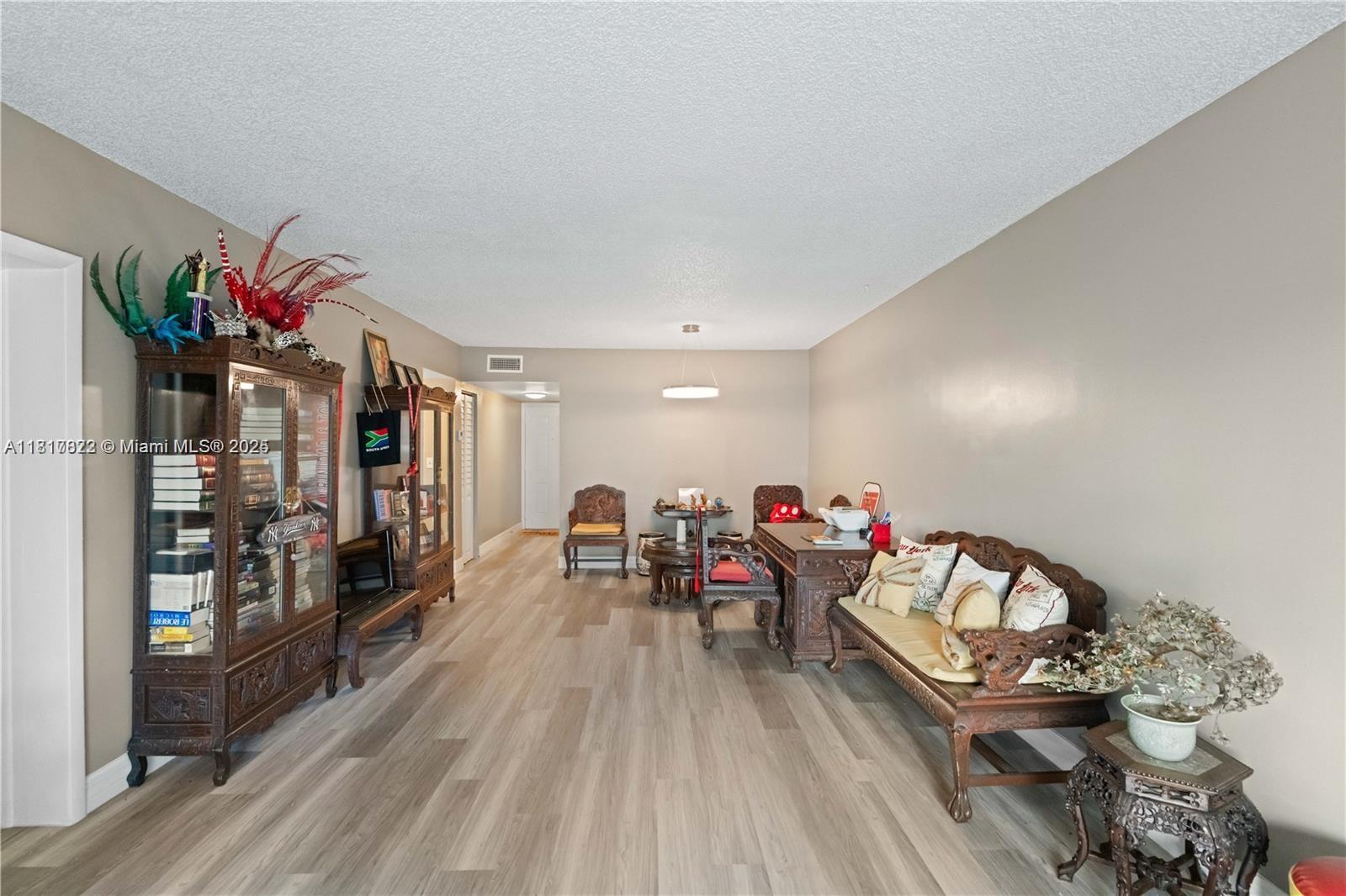 1080 Del Lago Cir # 103