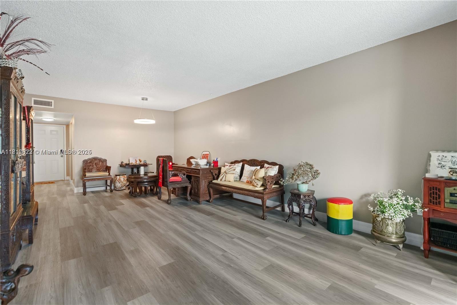 1080 Del Lago Cir # 103